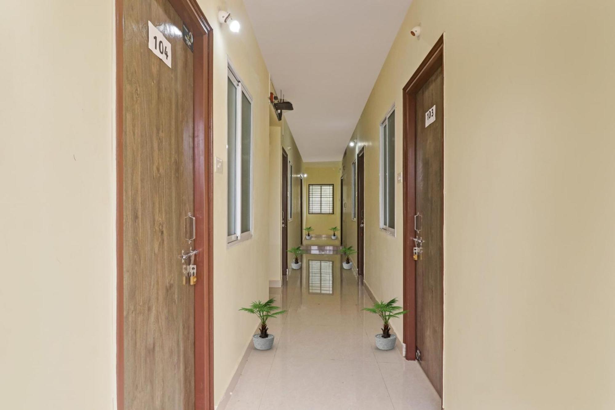 Super Hotel O Dk Reddy Square Χιντεραμπάντ Εξωτερικό φωτογραφία