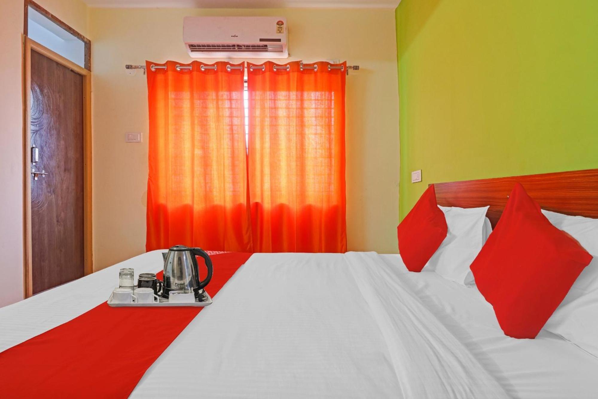 Super Hotel O Dk Reddy Square Χιντεραμπάντ Εξωτερικό φωτογραφία