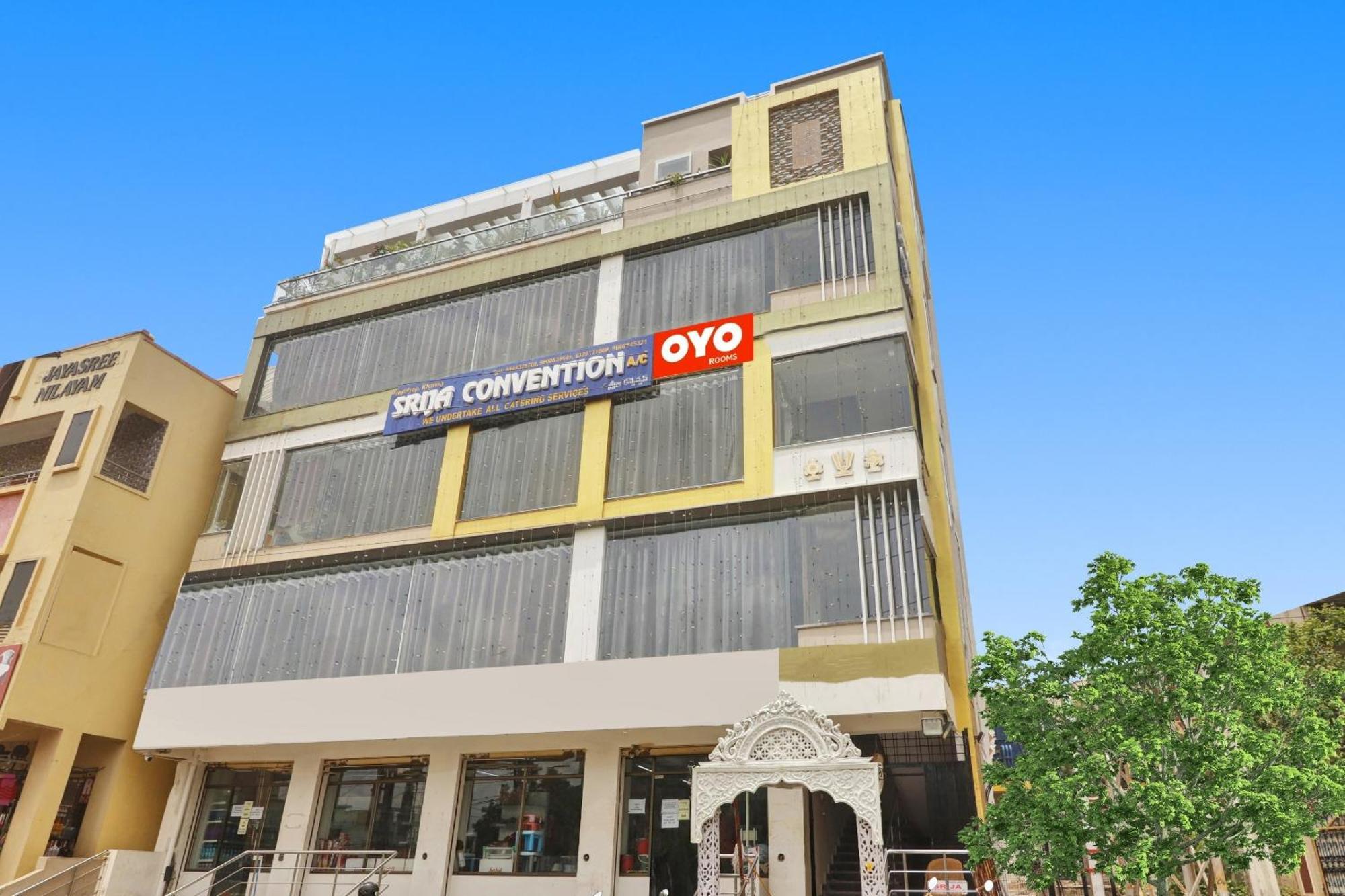 Super Hotel O Dk Reddy Square Χιντεραμπάντ Εξωτερικό φωτογραφία